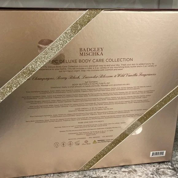 Badgley Mischka Robe & Body Care Set NEW - Picture 8 of 9